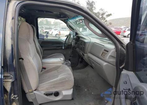 2004 Ford Excursion Xls/Xlt from USA, damaged, VIN 1FMNU40L34EC48002